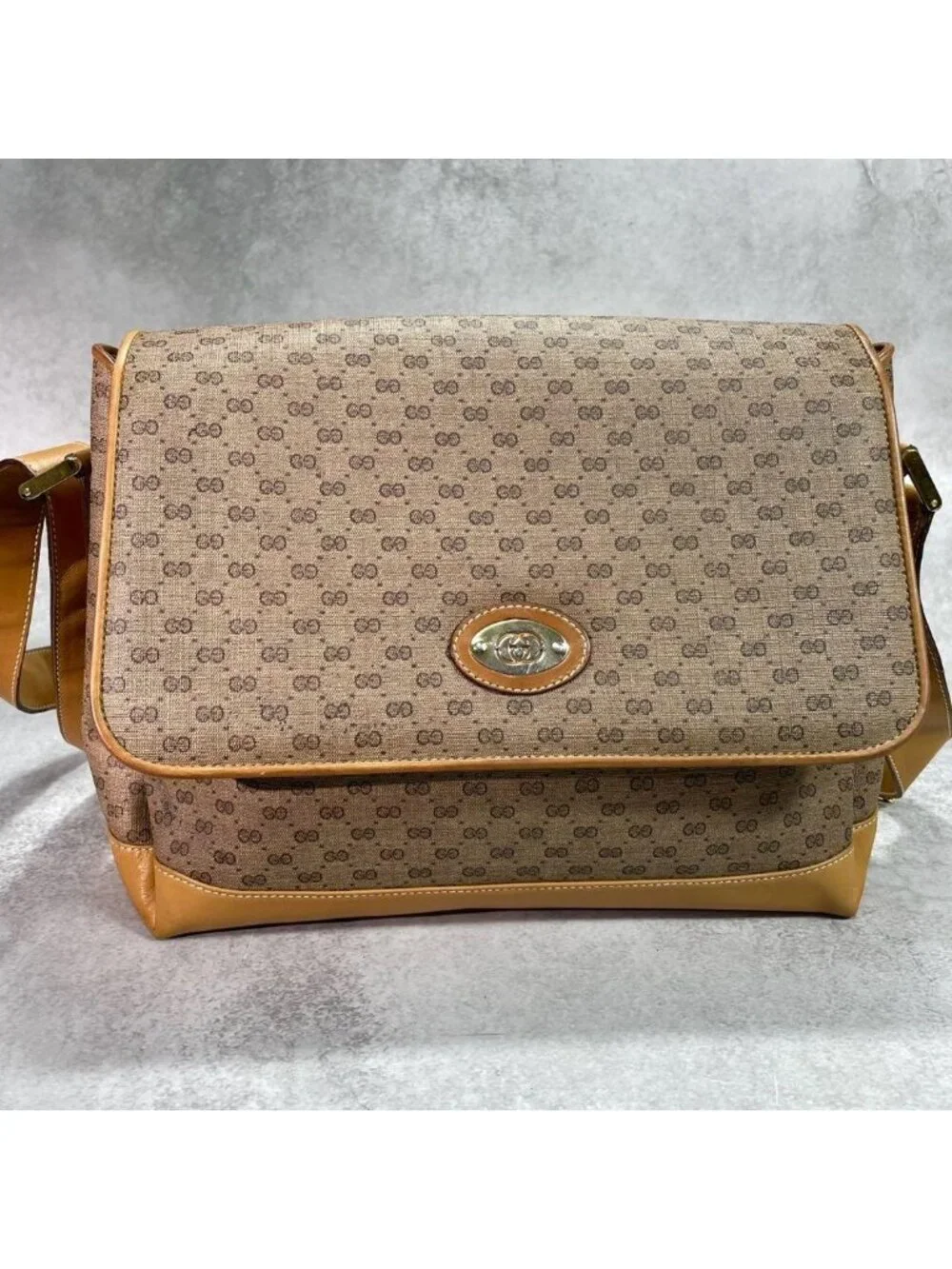 Gucci GG Shoulder Bag Brown Beige Logo Leather